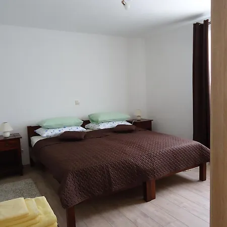 13763b Apartment