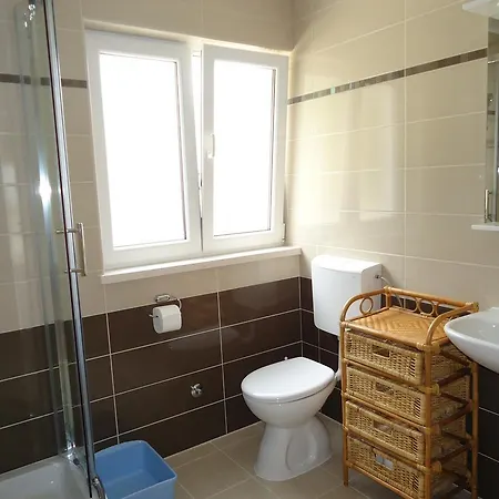 13763b Apartment *